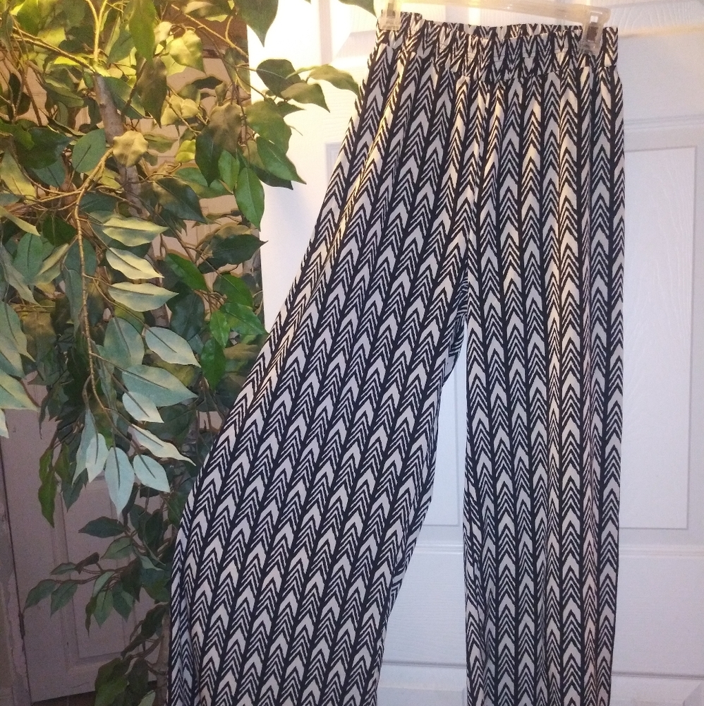 5/$25 Tearose pants